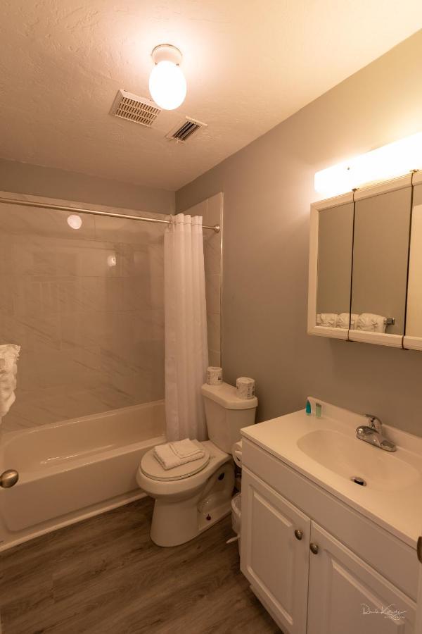 Village House By Beachside Management Siesta Key Exterior photo